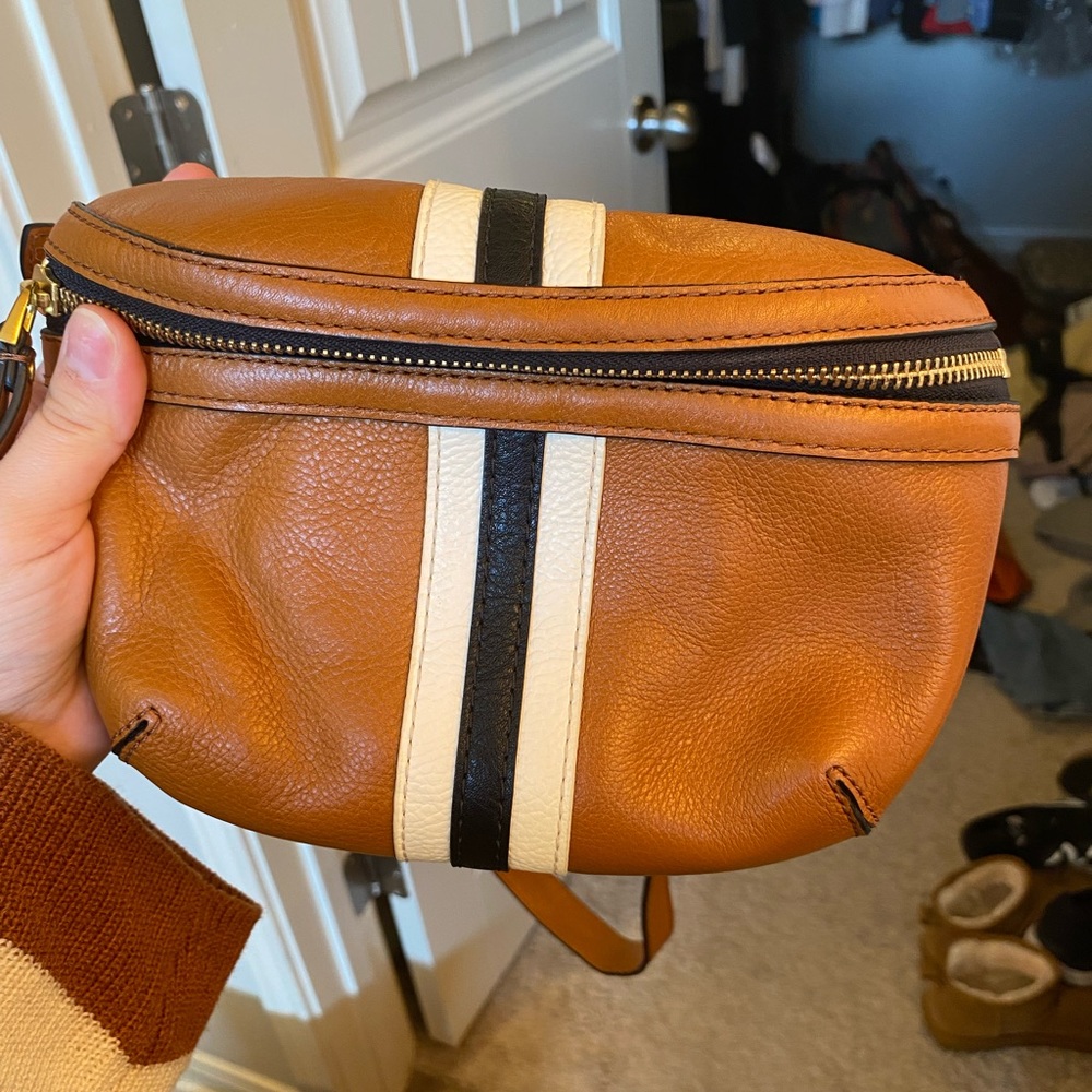 NWOT FOSSIL CROSSBODY